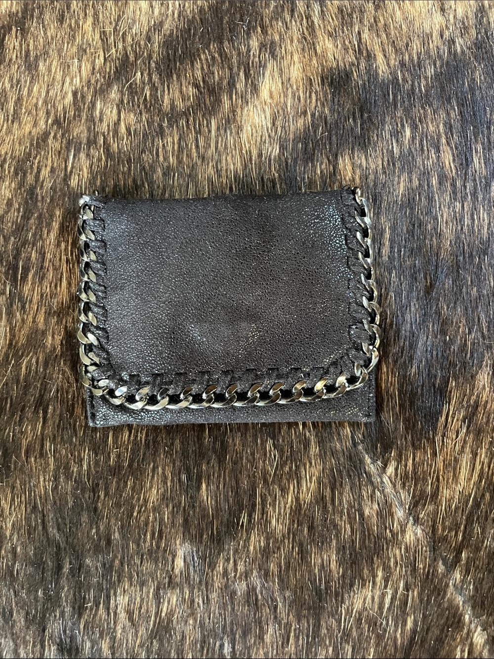 Chain-Trim Leather Card Wallet in Black